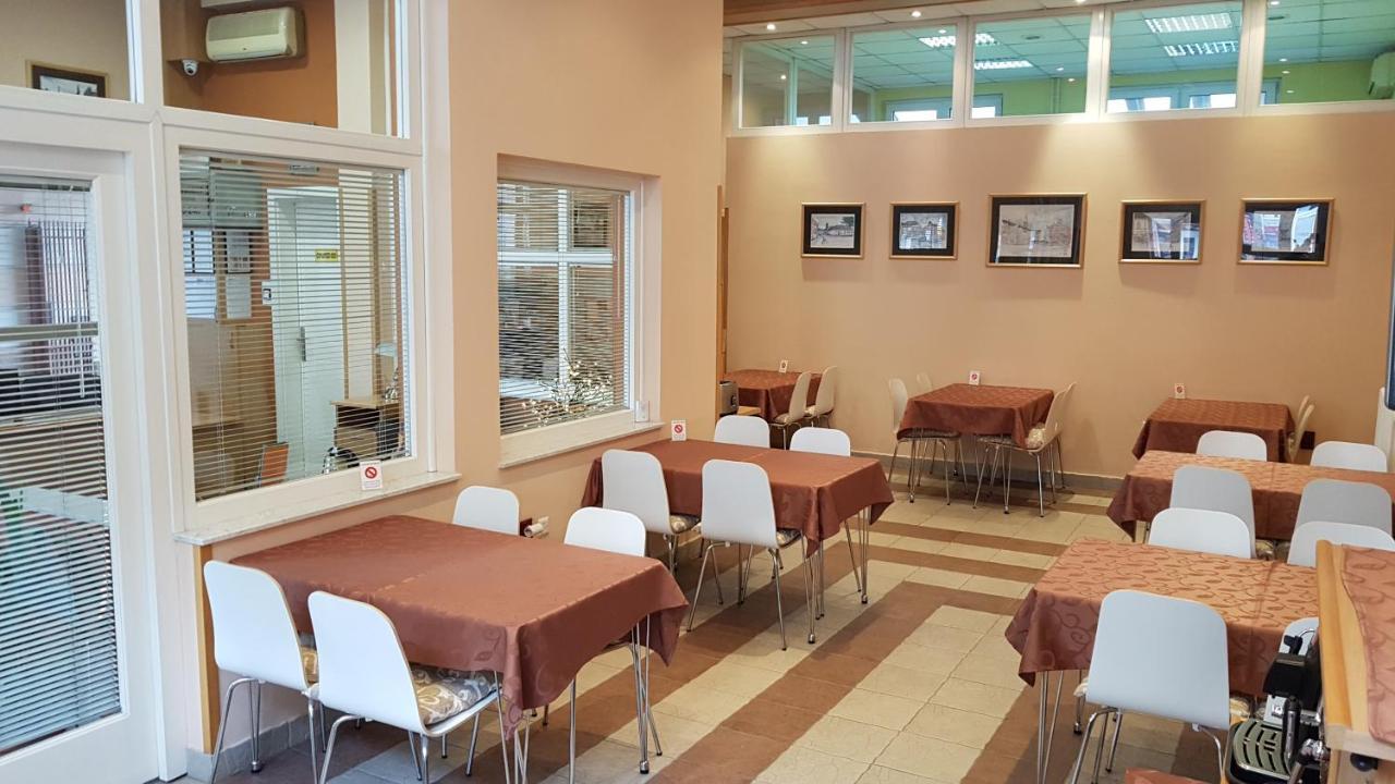Voyager Bed & Breakfast Novi Sad Exterior foto